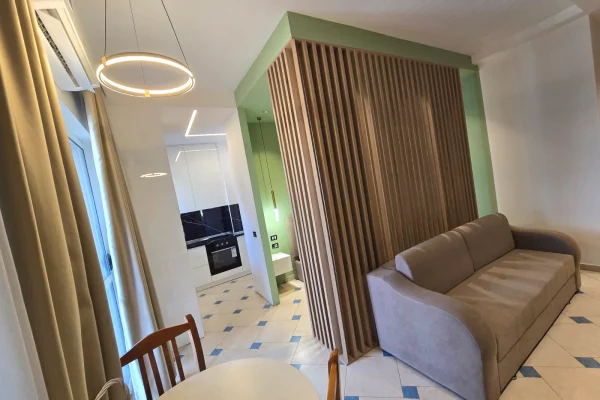 Shtepi me qera Apartament ne Tirane, Garsoniere, Mobilimi E mobiluar, Pagesa 40,000  Leke.