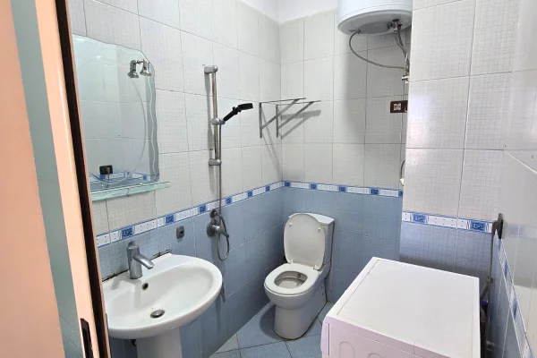 Shtepi me qera Apartament ne Tirane, Garsoniere, Mobilimi E mobiluar, Pagesa 40,000  Leke.