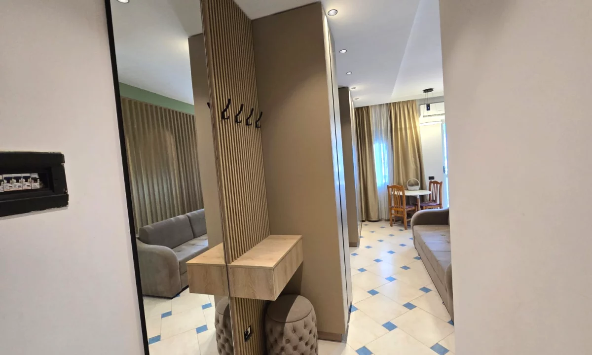 Shtepi me qera Apartament ne Tirane, Garsoniere, Mobilimi E mobiluar, Pagesa 40,000  Leke.