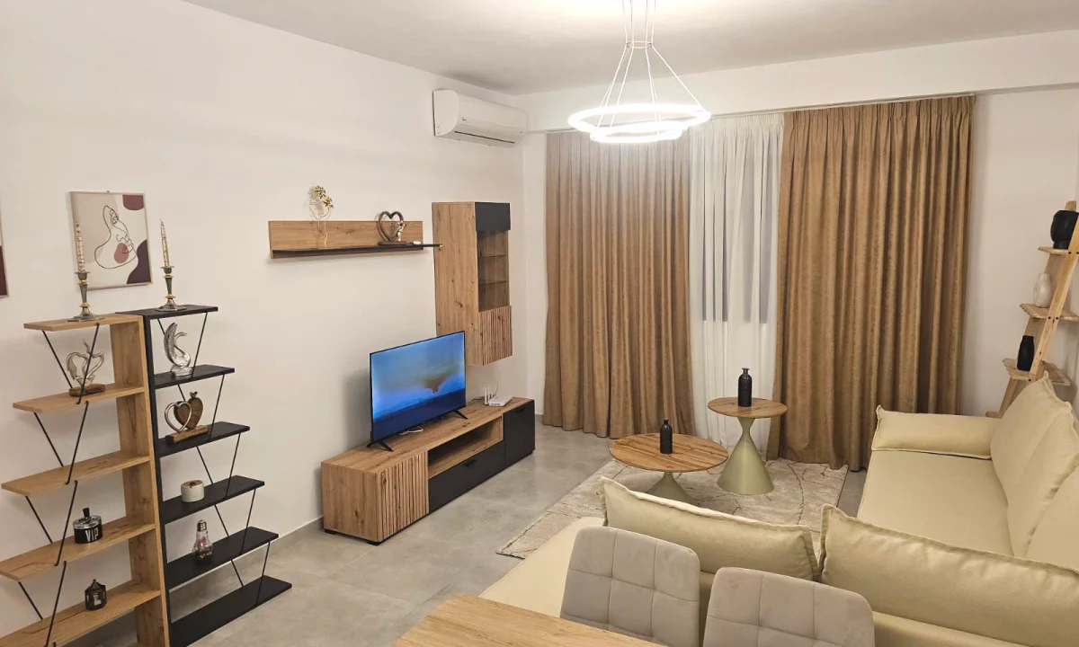 Shtepi me qera Apartament ne Tirane, 1+1, Mobilimi E mobiluar, Pagesa 530  Euro.