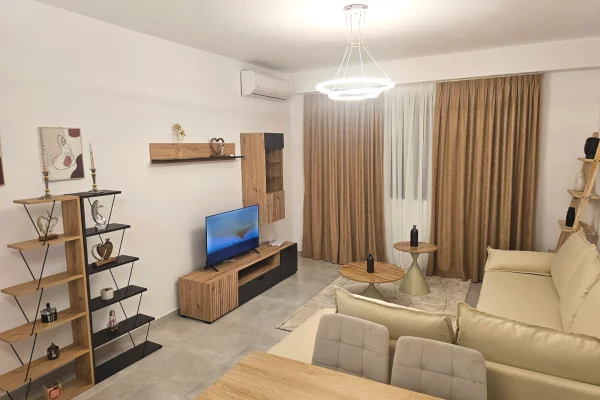 Apartament 1+1 +parkim me qira ne Astir