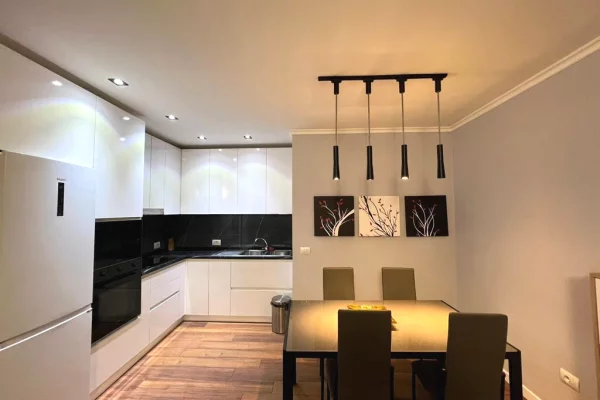 Shtepi me qera 2+1 ne Tirane - 65,000 Leke