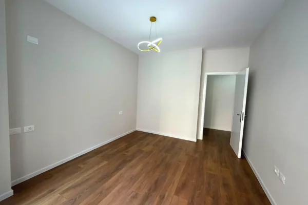 Shtepi ne shitje Apartament ne Tirane, 1+1, Mobilimi E mobiluar, Pagesa 1,120,000  Leke.