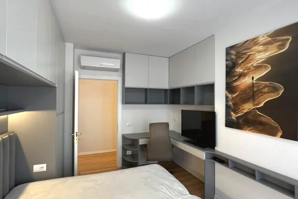 Shtepi me qera Apartament ne Tirane, 2+1, Mobilimi E mobiluar, Pagesa 75,000  Leke.