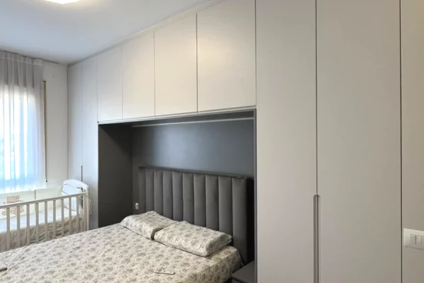 Shtepi me qera Apartament ne Tirane, 2+1, Mobilimi E mobiluar, Pagesa 75,000  Leke.