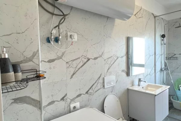 Shtepi me qera Apartament ne Tirane, 2+1, Mobilimi E mobiluar, Pagesa 75,000  Leke.