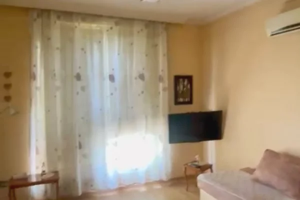 Shtepi me qera Apartament ne Tirane, 1+1, Mobilimi E mobiluar, Pagesa 50,000  Leke.