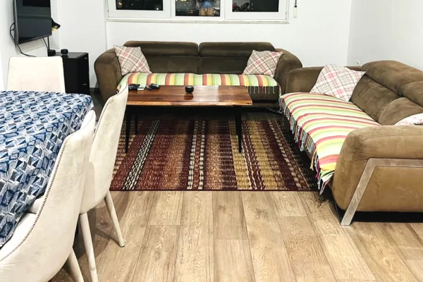 Shtepi me qera Apartament ne Tirane, 2+1, Mobilimi E mobiluar, Pagesa 700  Euro.