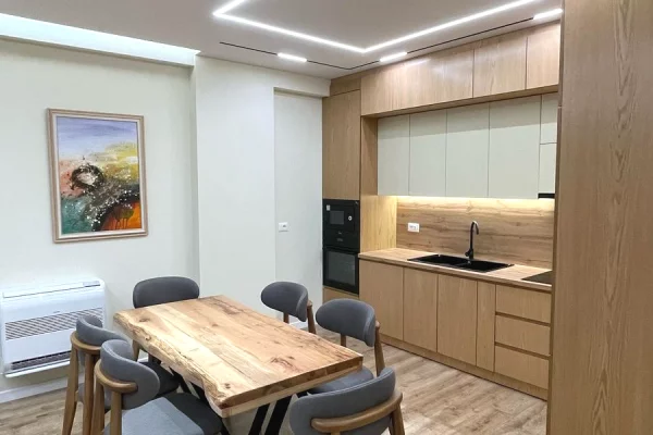 Shtepi me qera Apartament ne Tirane, 2+1, Mobilimi E mobiluar, Pagesa 1,500  Euro.