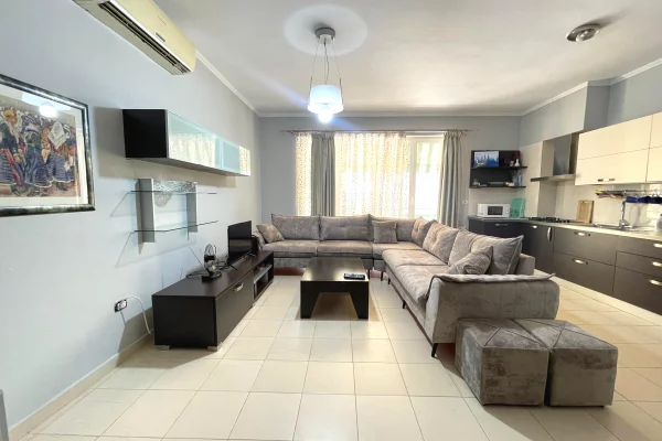 Shtepi me qera Apartament ne Tirane, 2+1, Mobilimi E mobiluar, Pagesa 700  Euro.