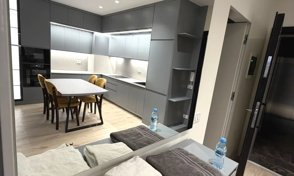 Shtepi me qera Apartament ne Tirane, 1+1, Mobilimi E mobiluar, Pagesa 1,100  Euro.