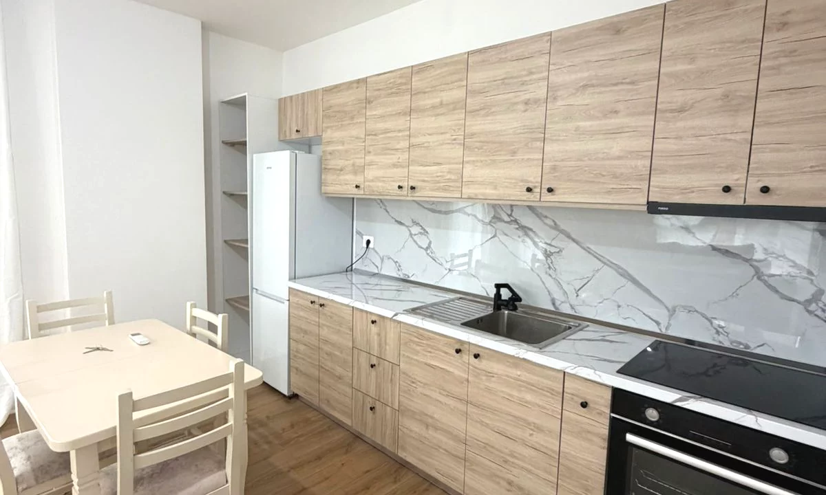 Shtepi me qera Apartament ne Tirane, 2+1, Mobilimi E mobiluar, Pagesa 60,000  Leke.