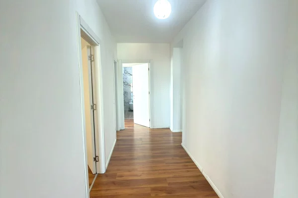 Shtepi me qera Apartament ne Tirane, 2+1, Mobilimi E mobiluar, Pagesa 65,000  Leke.