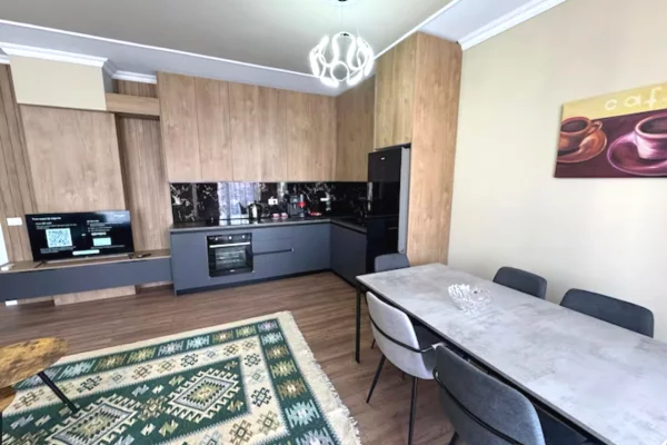 Shtepi me qera Apartament ne Tirane, 2+1, Mobilimi E mobiluar, Pagesa 80,000  Leke.