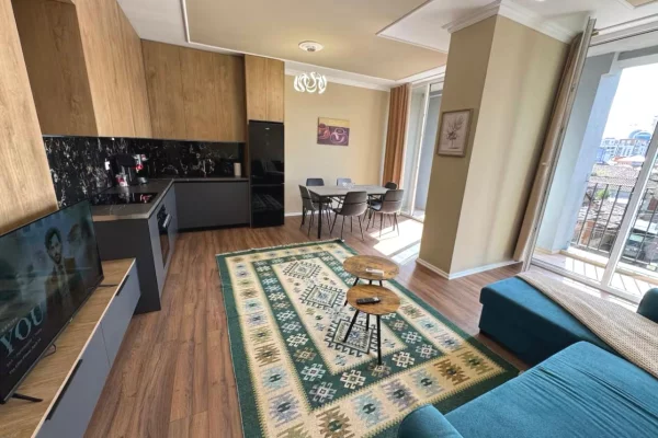 Shtepi me qera Apartament ne Tirane, 2+1, Mobilimi E mobiluar, Pagesa 80,000  Leke.