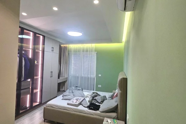 Shtepi me qera Apartament ne Tirane, 2+1, Mobilimi E mobiluar, Pagesa 70,000  Leke.