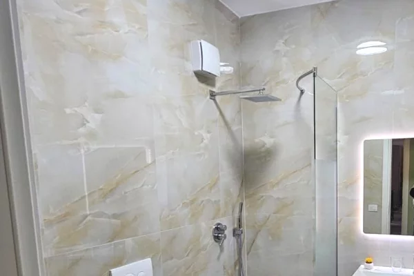 Shtepi me qera Apartament ne Tirane, 2+1, Mobilimi E mobiluar, Pagesa 70,000  Leke.