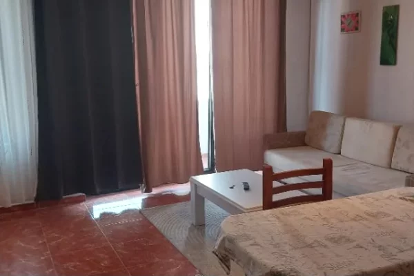 Shtepi me qera 1+1 ne Tirane - 50,000 Leke