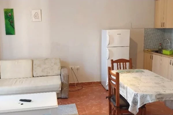 Shtepi me qera Apartament ne Tirane, 1+1, Mobilimi E mobiluar, Pagesa 50,000  Leke.