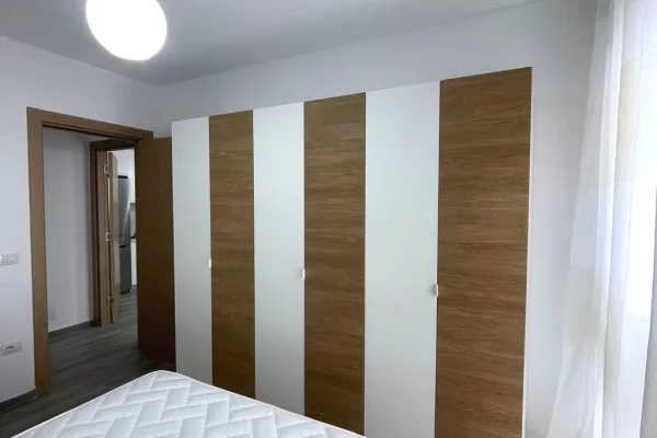 Shtepi me qera Apartament ne Tirane, 3+1, Mobilimi E mobiluar, Pagesa 50,000  Leke.