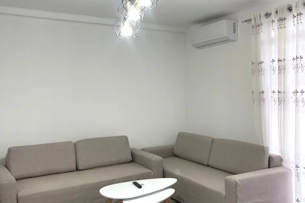Shtepi me qera Apartament ne Tirane, 3+1, Mobilimi E mobiluar, Pagesa 50,000  Leke.