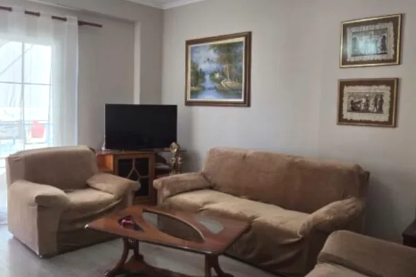 Shtepi me qera Apartament ne Tirane, 2+1, Mobilimi E mobiluar, Pagesa 65,000  Leke.