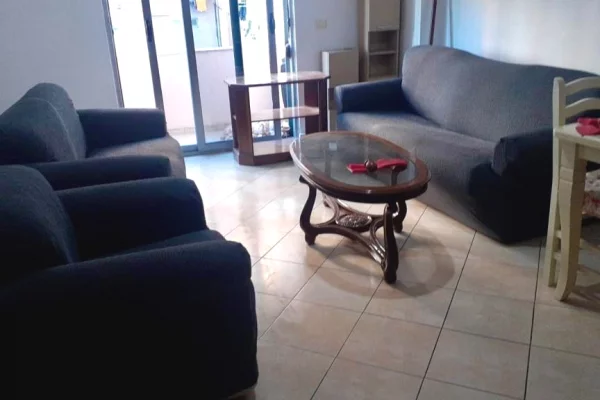 Shtepi me qera Apartament ne Tirane, 1+1, Mobilimi E mobiluar, Pagesa 35,000  Leke.