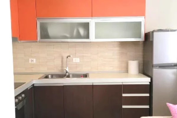 Shtepi me qera Apartament ne Tirane, 1+1, Mobilimi E mobiluar, Pagesa 45,000  Leke.