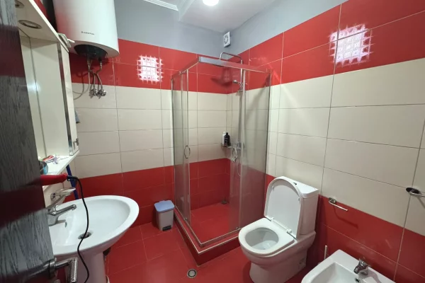Shtepi me qera Apartament ne Tirane, 2+1, Mobilimi E mobiluar, Pagesa 60,000  Leke.