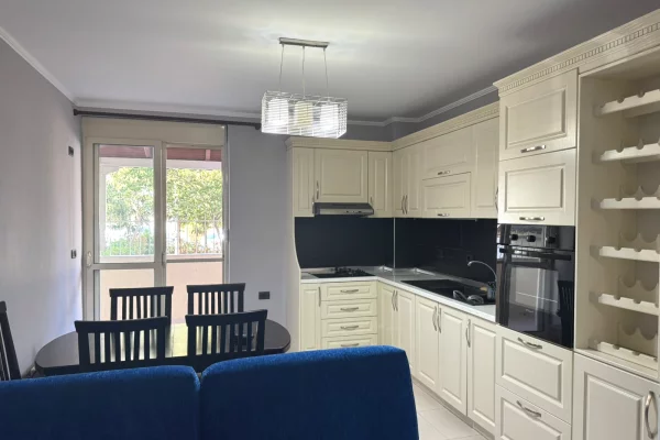 Shtepi me qera Apartament ne Tirane, 2+1, Mobilimi E mobiluar, Pagesa 60,000  Leke.