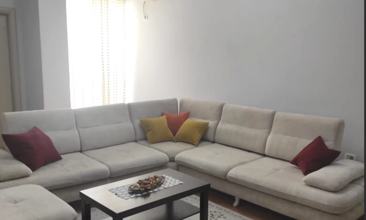 Shtepi me qera Apartament ne Tirane, 1+1, Mobilimi E mobiluar, Pagesa 45,000  Leke.