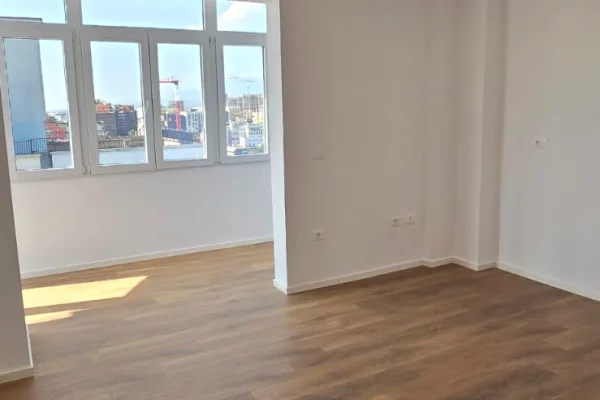 Shtepi me qera Apartament ne Tirane, 1+1, Mobilimi Bosh, pa mobiluar, Pagesa 165,000  Euro.