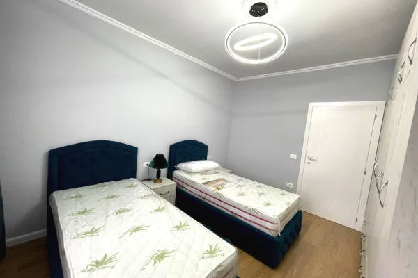 Shtepi me qera Apartament ne Tirane, 2+1, Mobilimi E mobiluar, Pagesa 97,000  Leke.