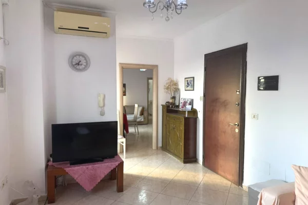Shtepi me qera Apartament ne Tirane, 2+1, Mobilimi E mobiluar, Pagesa 70,000  Leke.