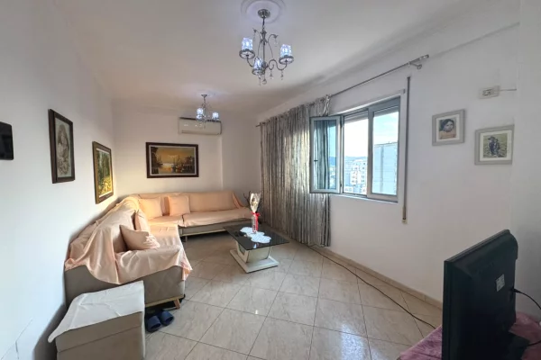 Shtepi me qera Apartament ne Tirane, 2+1, Mobilimi E mobiluar, Pagesa 70,000  Leke.