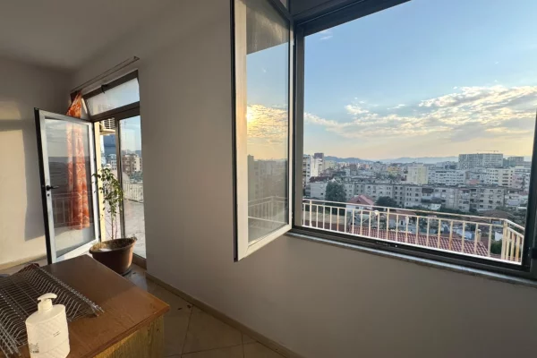 Shtepi me qera Apartament ne Tirane, 2+1, Mobilimi E mobiluar, Pagesa 70,000  Leke.