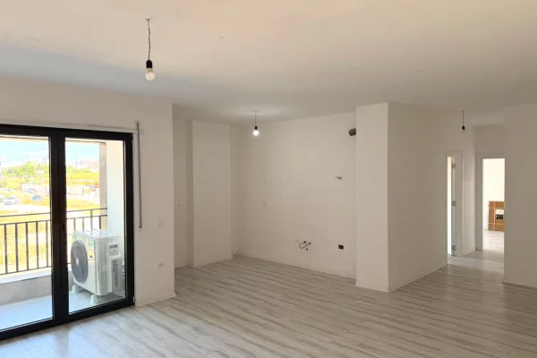 Shtepi me qera Apartament ne Tirane, 2+1, Mobilimi Bosh, pa mobiluar, Pagesa 70,000  Leke.