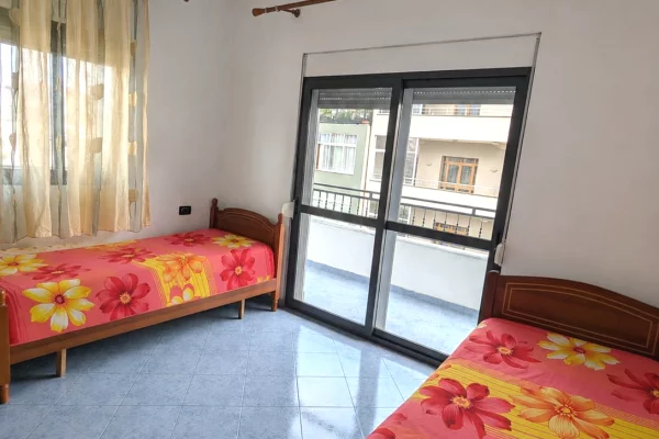 Shtepi me qera Apartament ne Tirane, 2+1, Mobilimi E mobiluar, Pagesa 55,000  Leke.