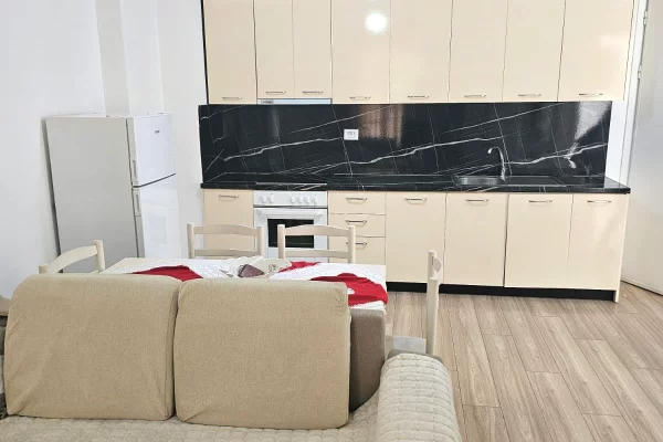 Shtepi me qera Apartament ne Tirane, 2+1, Mobilimi E mobiluar, Pagesa 55,000  Leke.