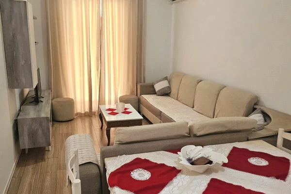 Shtepi me qera Apartament ne Tirane, 2+1, Mobilimi E mobiluar, Pagesa 55,000  Leke.