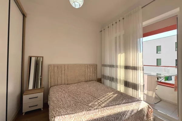 Shtepi me qera Apartament ne Tirane, 1+1, Mobilimi E mobiluar, Pagesa 45,000  Leke.