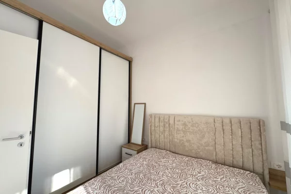 Shtepi me qera Apartament ne Tirane, 1+1, Mobilimi E mobiluar, Pagesa 45,000  Leke.