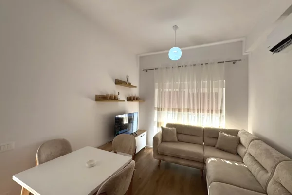 Shtepi me qera Apartament ne Tirane, 1+1, Mobilimi E mobiluar, Pagesa 45,000  Leke.