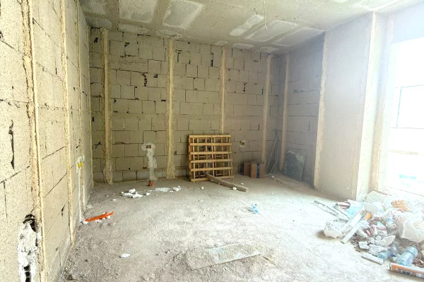 Shtepi ne shitje Apartament ne Tirane, 1+1, Mobilimi Bosh, pa mobiluar, Pagesa 58,000  Euro.