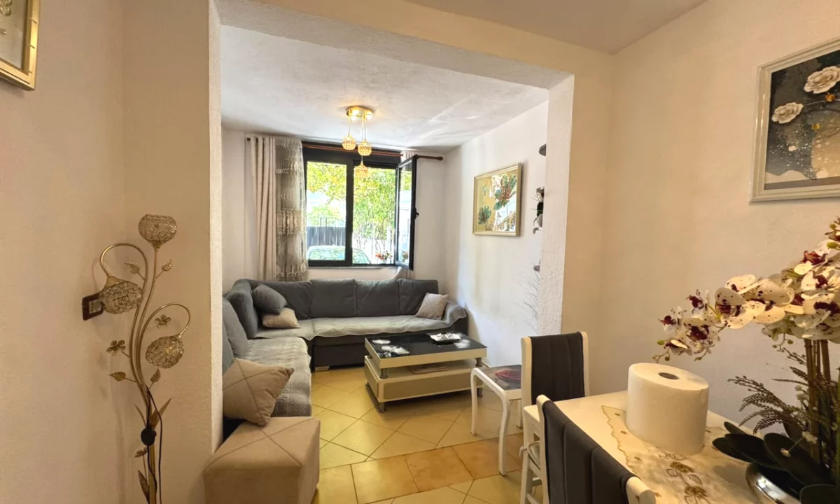 Shtepi me qera Apartament ne Tirane, 2+1, Mobilimi E mobiluar, Pagesa 40,000  Leke.