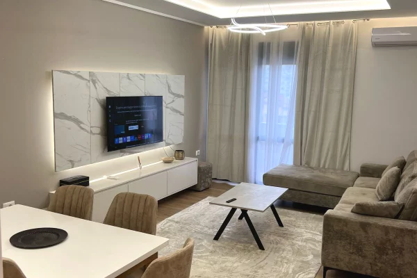 Shtepi me qera Apartament ne Tirane, 2+1, Mobilimi E mobiluar, Pagesa 900  Euro.