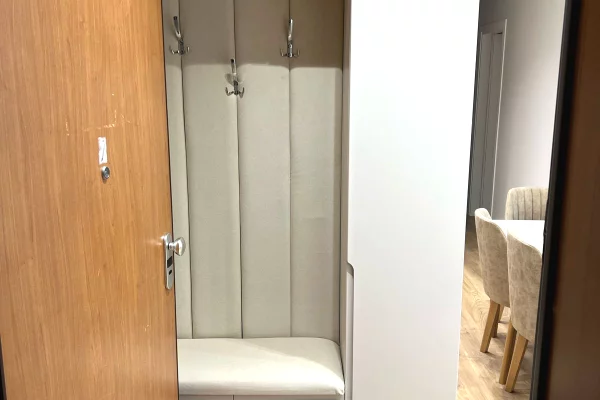 Shtepi me qera Apartament ne Tirane, 2+1, Mobilimi E mobiluar, Pagesa 900  Euro.