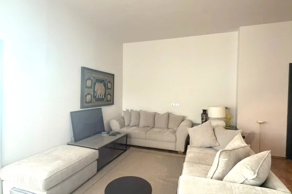 Shtepi me qera Apartament ne Tirane, 2+1, Mobilimi E mobiluar, Pagesa 65,000  Leke.