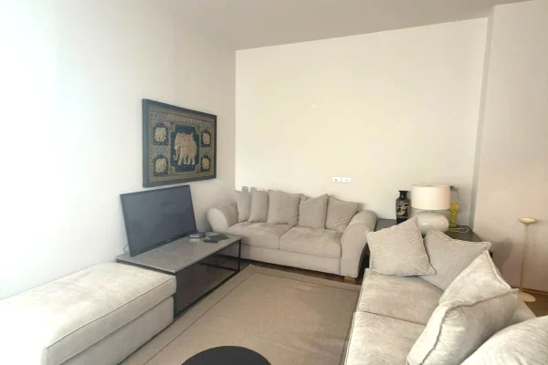 Shtepi me qera Apartament ne Tirane, 2+1, Mobilimi E mobiluar, Pagesa 65,000  Leke.