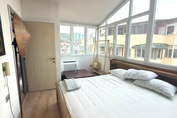 Shtepi me qera Apartament ne Tirane, 2+1, Mobilimi E mobiluar, Pagesa 65,000  Leke.